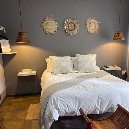 Luxury Upmarket Guesthouse 20 On 4Th Рустенбург Екстериор снимка