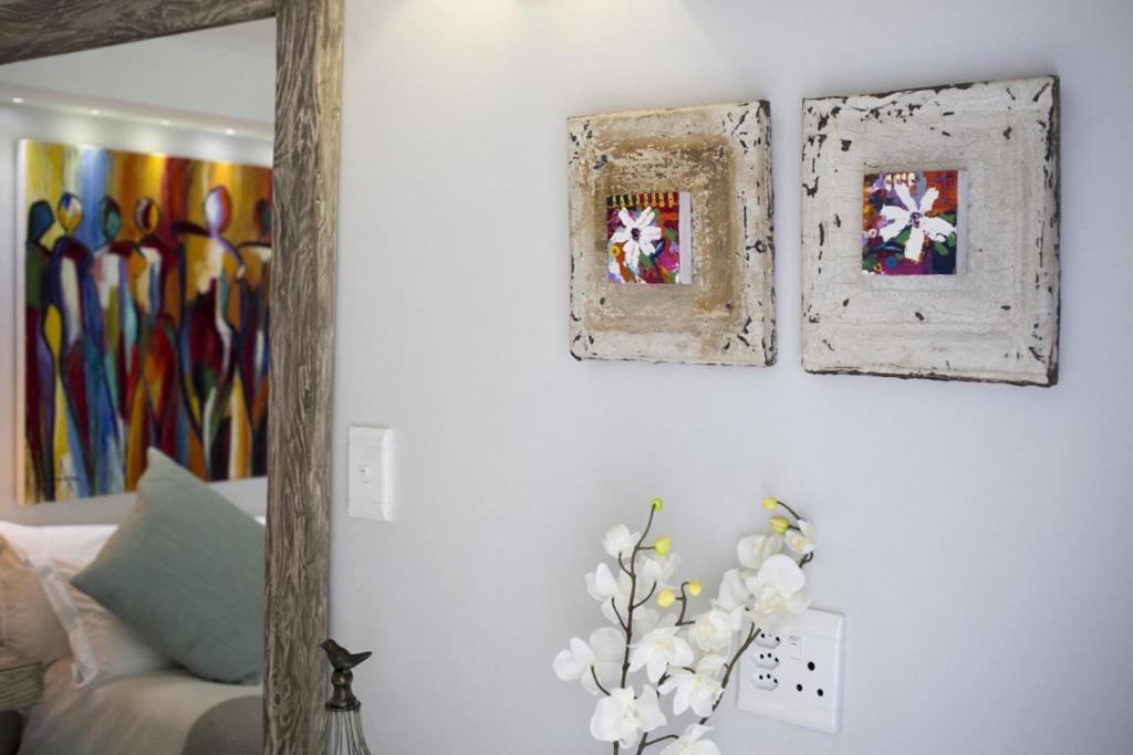 Luxury Upmarket Guesthouse 20 On 4Th Рустенбург Екстериор снимка