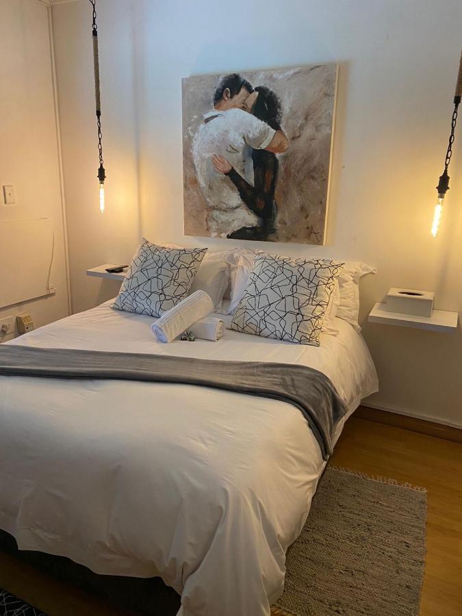 Luxury Upmarket Guesthouse 20 On 4Th Рустенбург Екстериор снимка