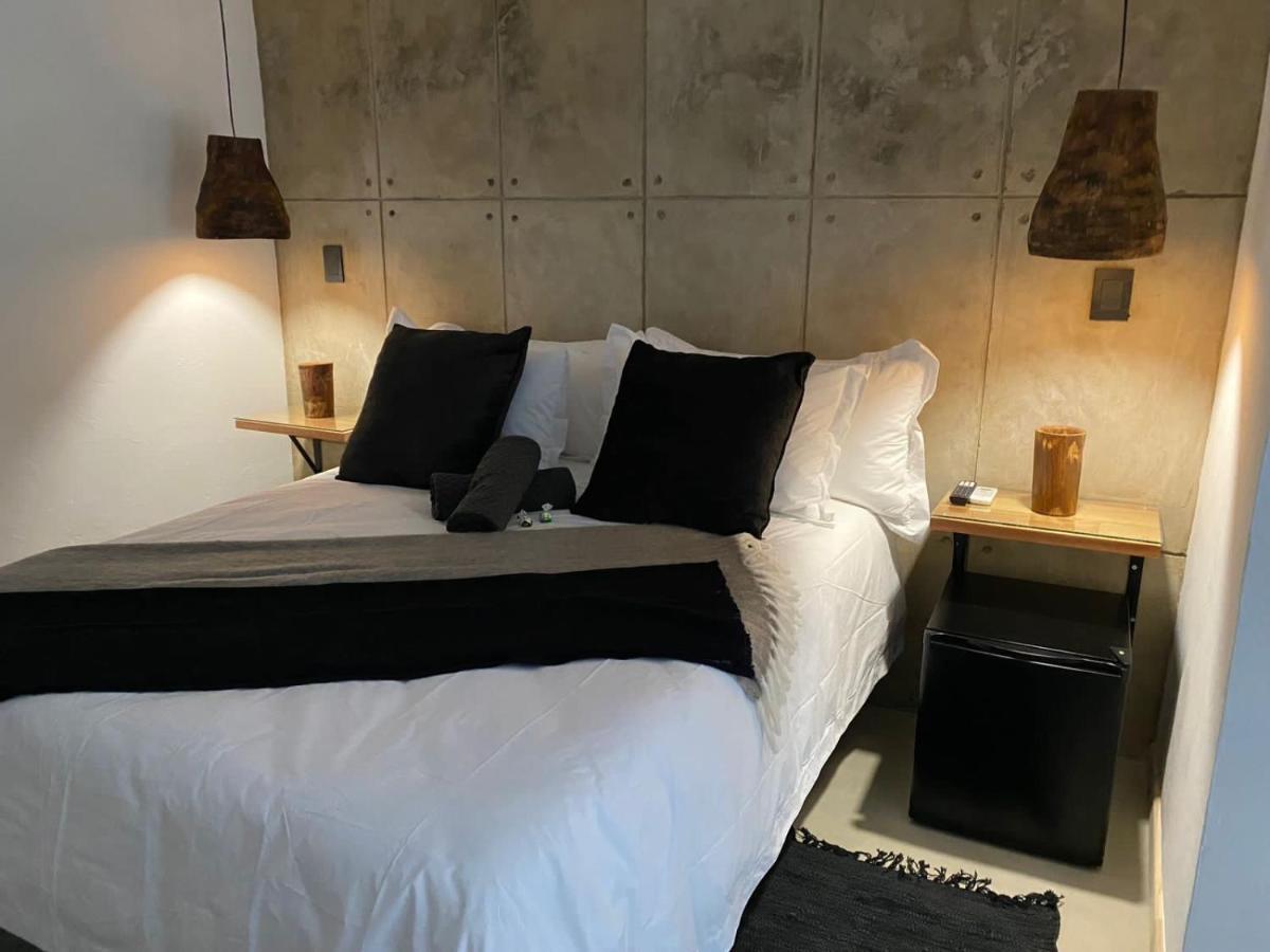 Luxury Upmarket Guesthouse 20 On 4Th Рустенбург Екстериор снимка