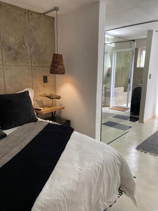 Luxury Upmarket Guesthouse 20 On 4Th Рустенбург Екстериор снимка